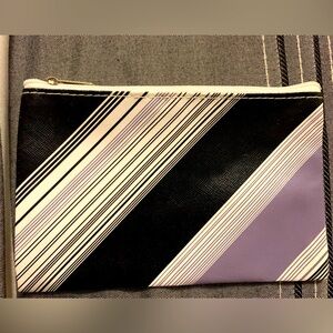 FREE w/$30 purchase || LipMonthly makeup bag